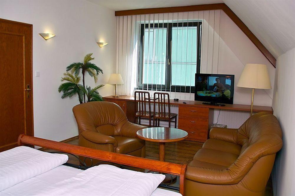 โรงเรมรัดนิแช Hotel ลิเบอเรซ ภายนอก รูปภาพ