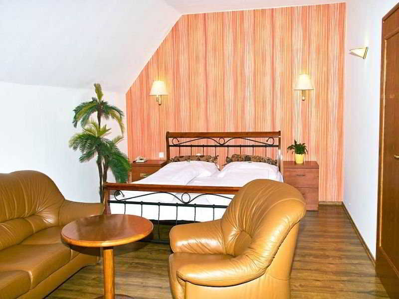 โรงเรมรัดนิแช Hotel ลิเบอเรซ ภายนอก รูปภาพ